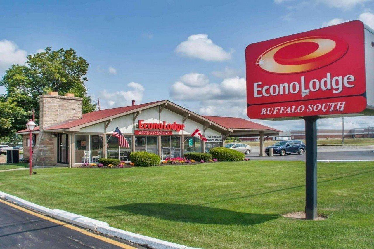 Econo Lodge Buffalo South Blasdell Екстериор снимка