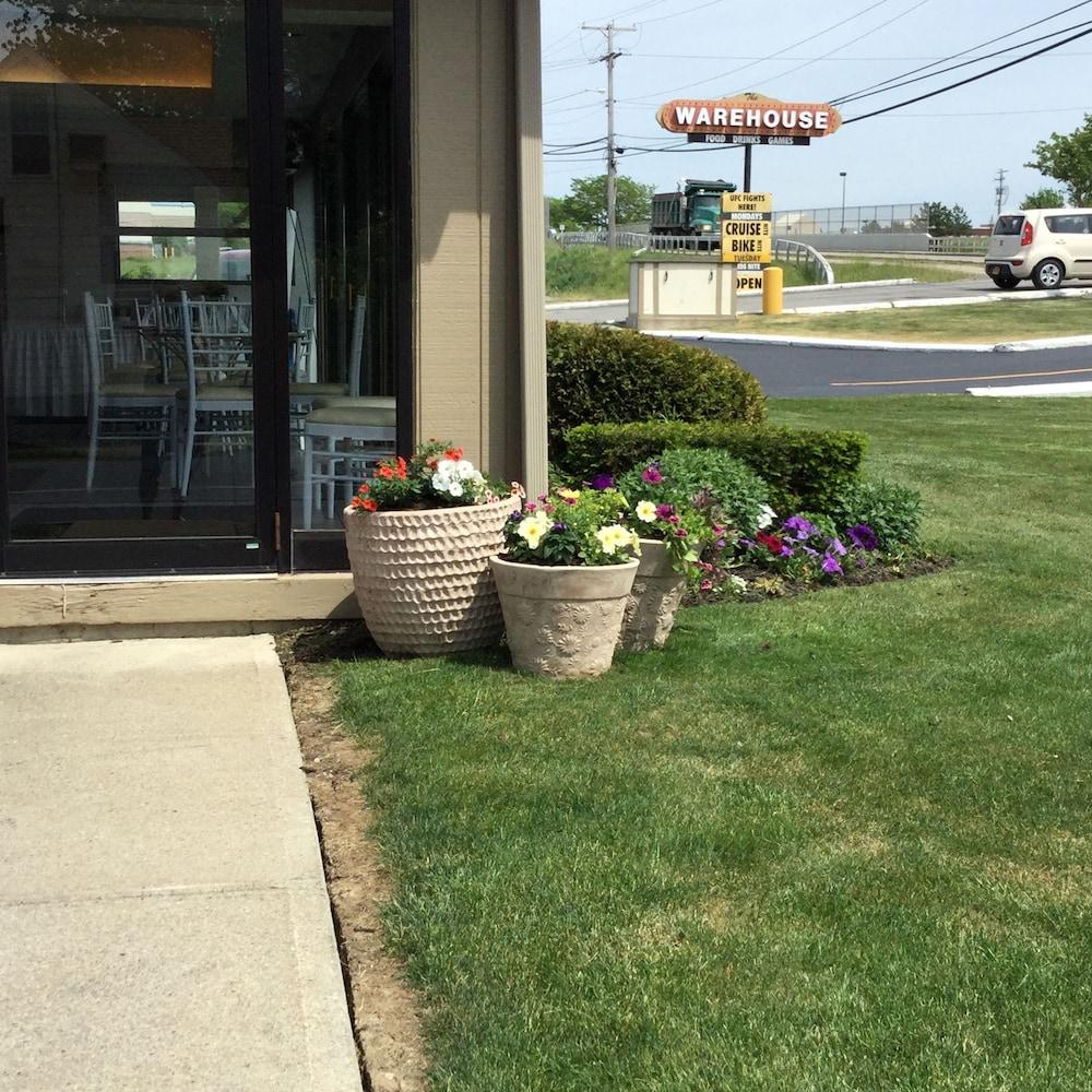 Econo Lodge Buffalo South Blasdell Екстериор снимка