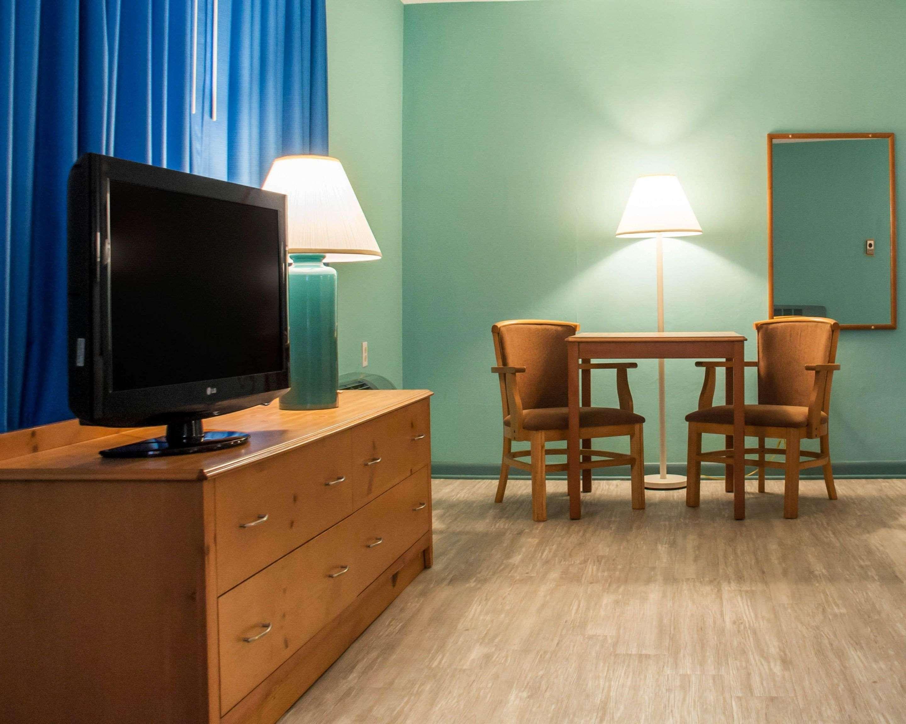 Econo Lodge Buffalo South Blasdell Екстериор снимка