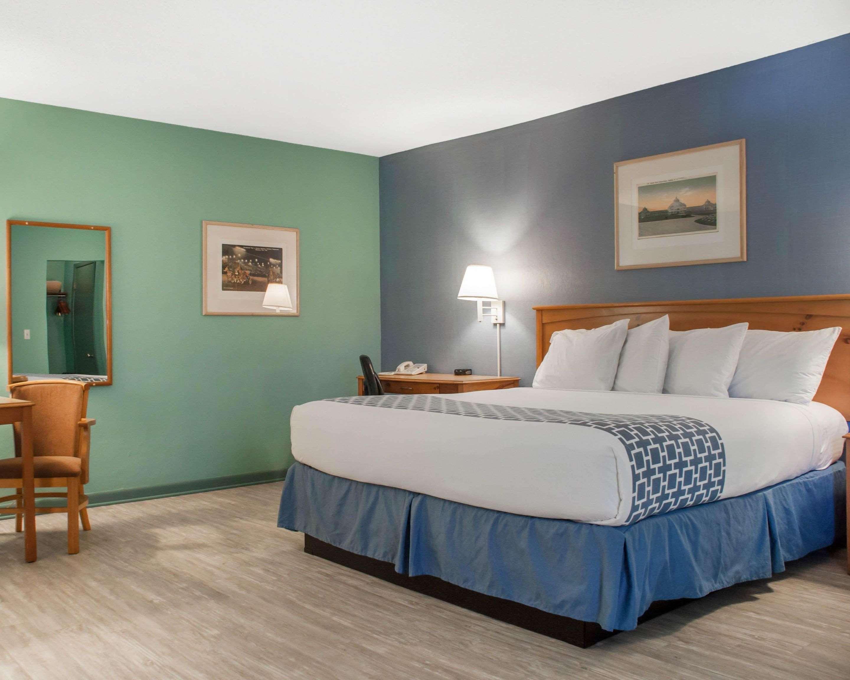 Econo Lodge Buffalo South Blasdell Екстериор снимка
