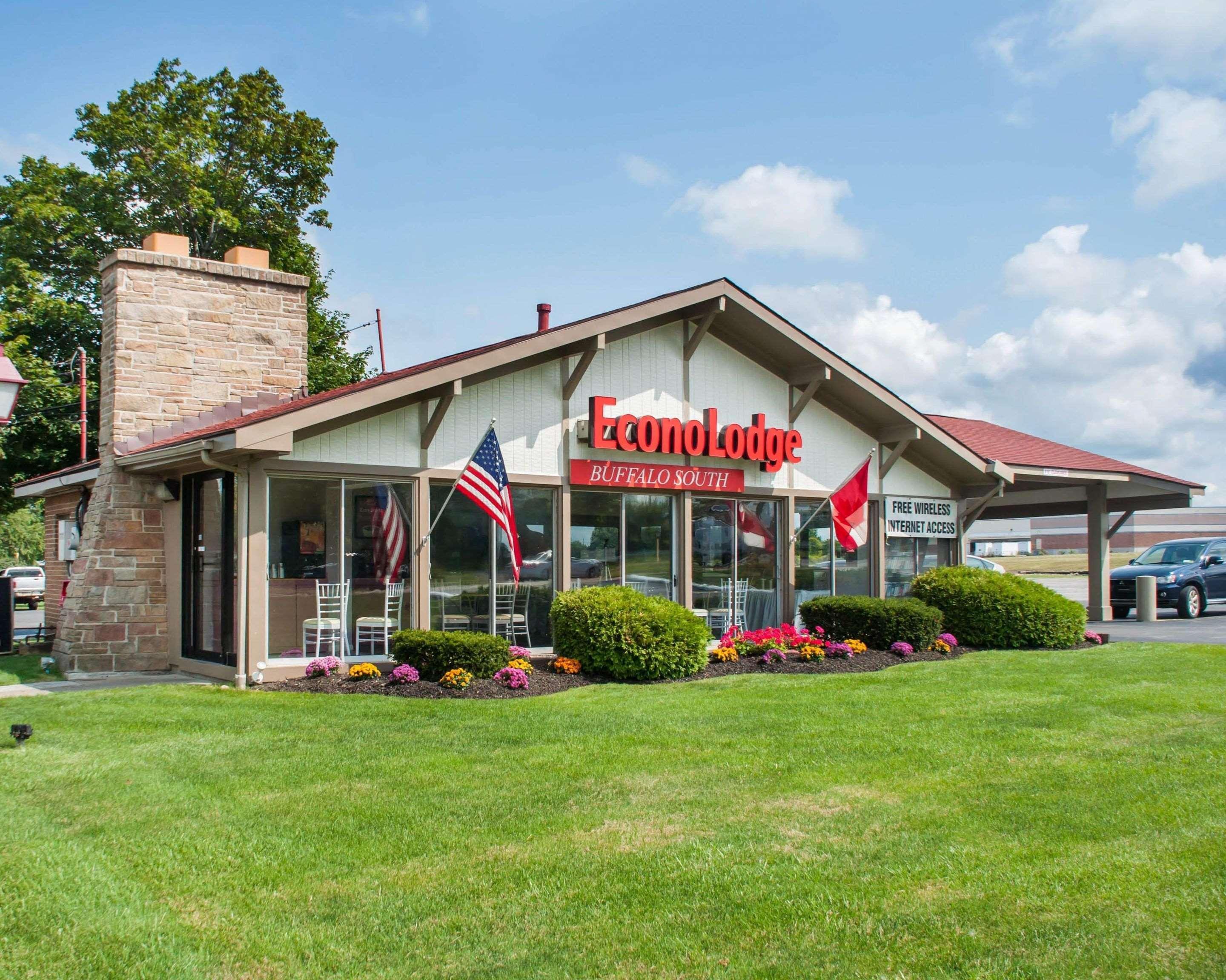 Econo Lodge Buffalo South Blasdell Екстериор снимка
