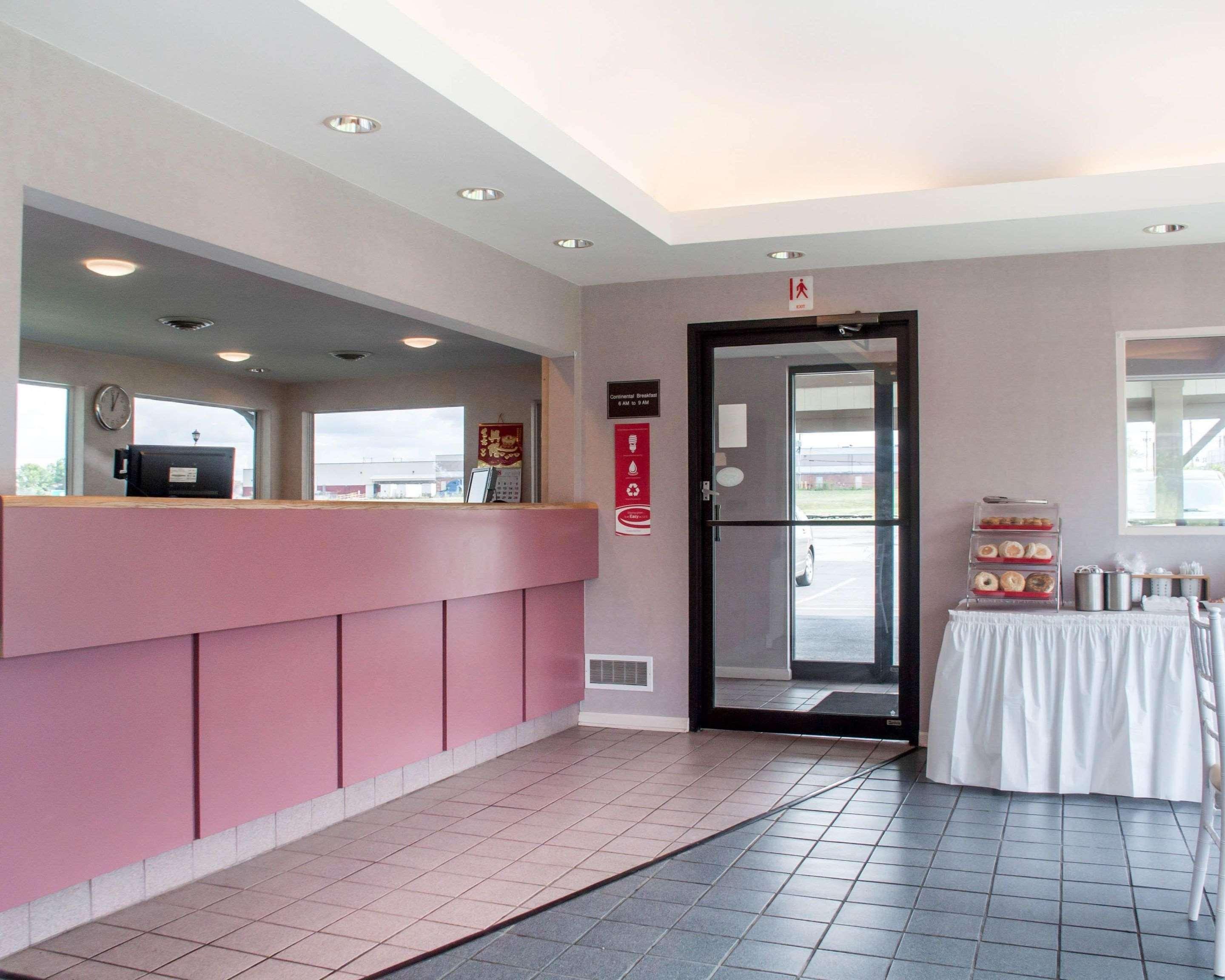 Econo Lodge Buffalo South Blasdell Екстериор снимка
