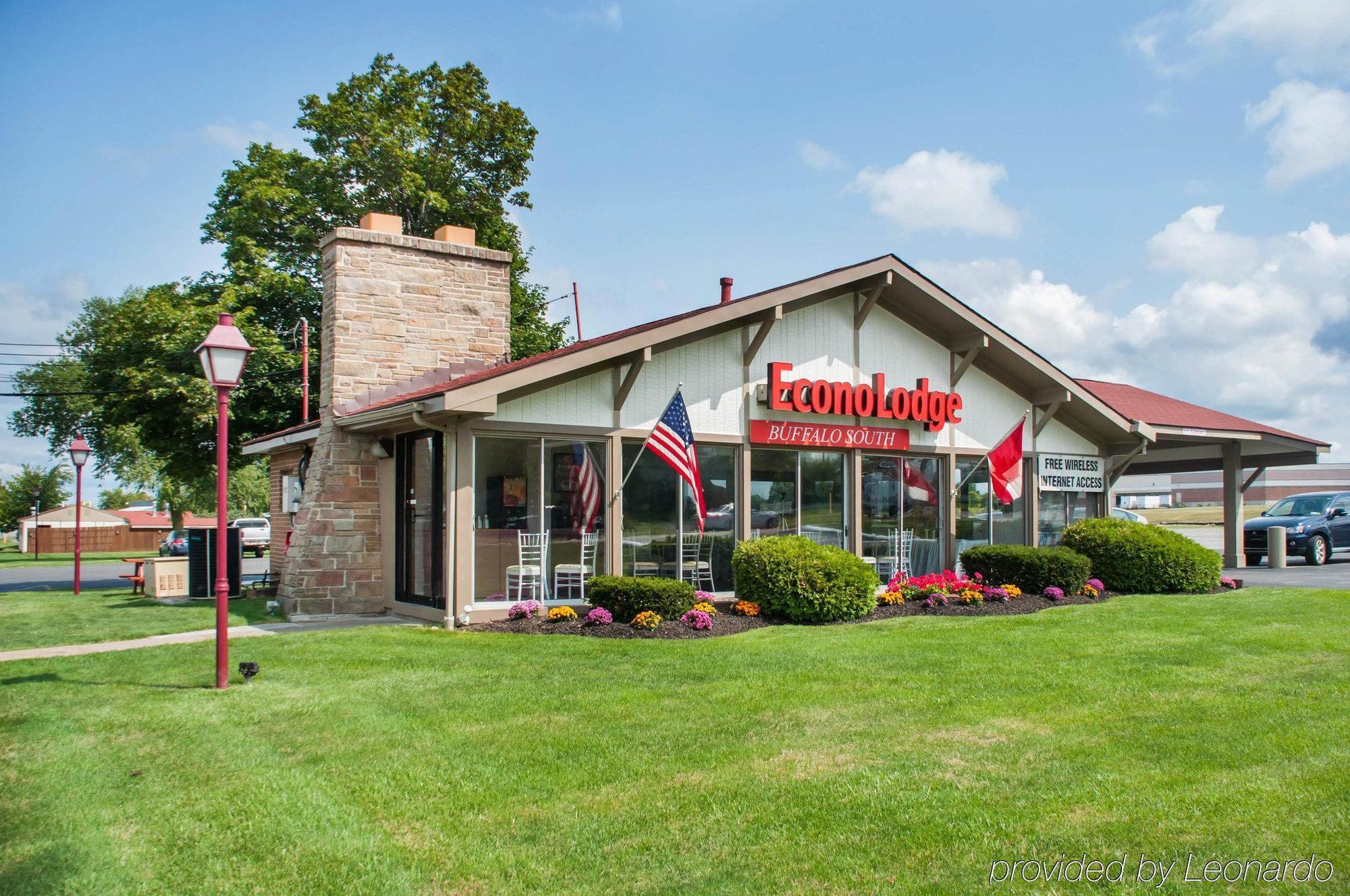 Econo Lodge Buffalo South Blasdell Екстериор снимка
