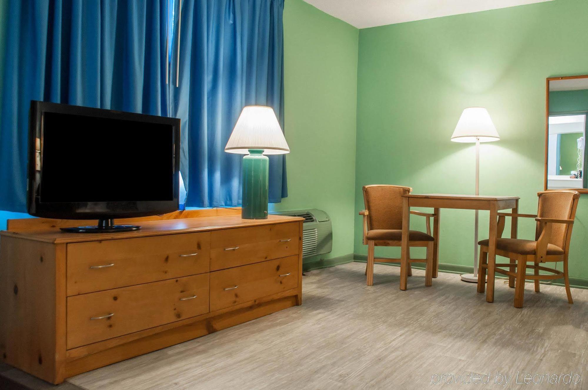 Econo Lodge Buffalo South Blasdell Екстериор снимка