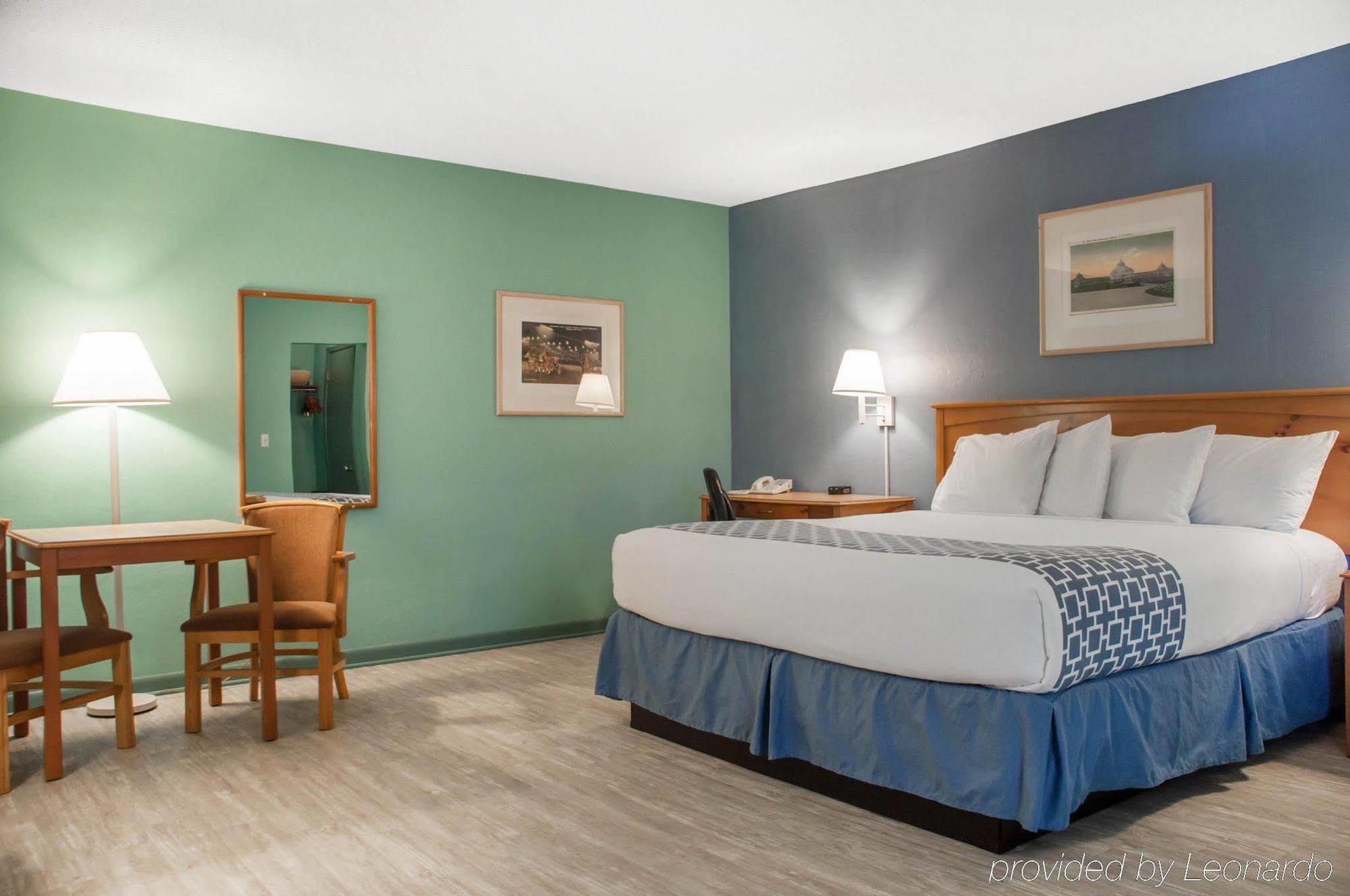 Econo Lodge Buffalo South Blasdell Екстериор снимка