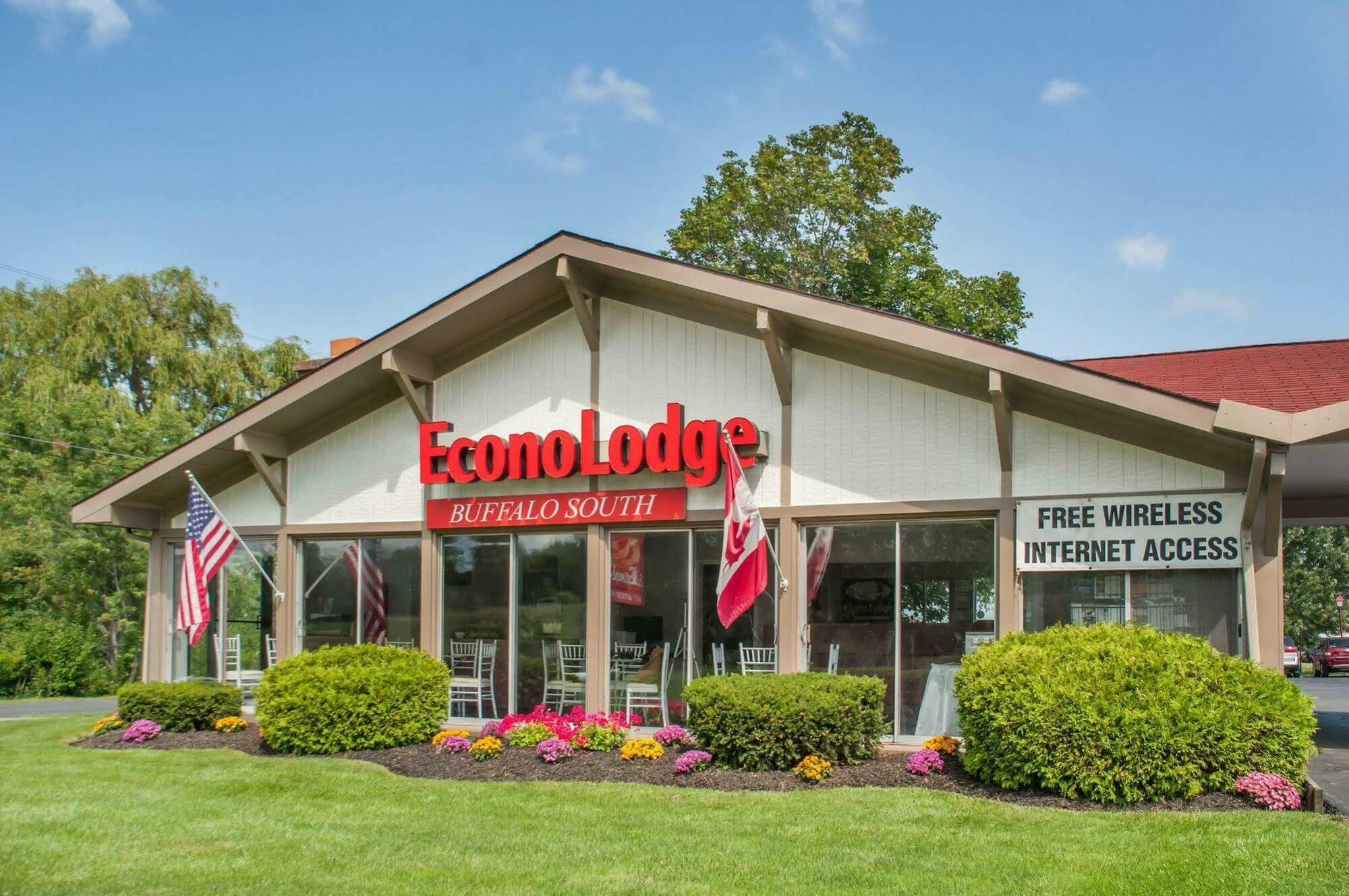 Econo Lodge Buffalo South Blasdell Екстериор снимка