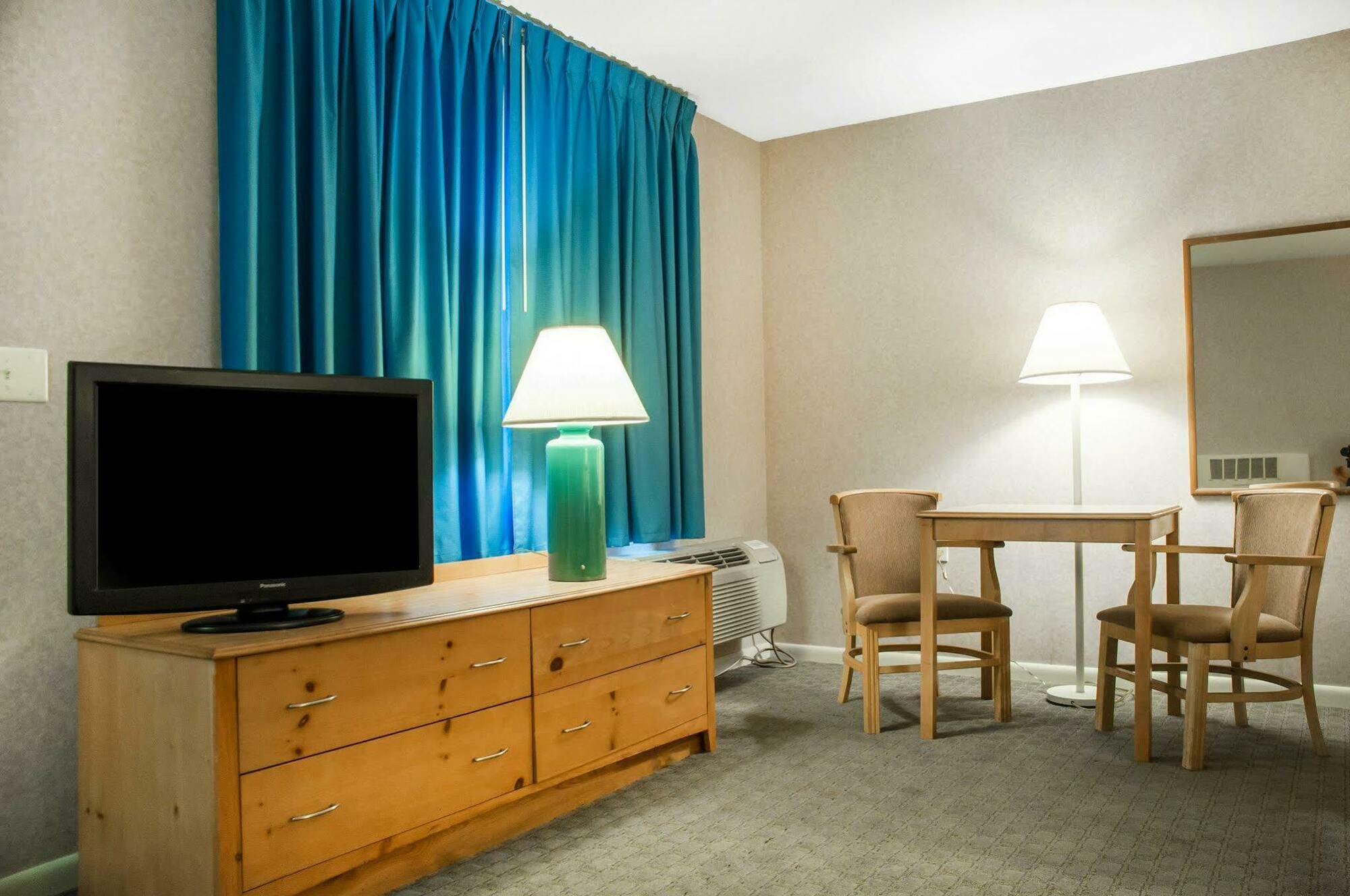Econo Lodge Buffalo South Blasdell Екстериор снимка