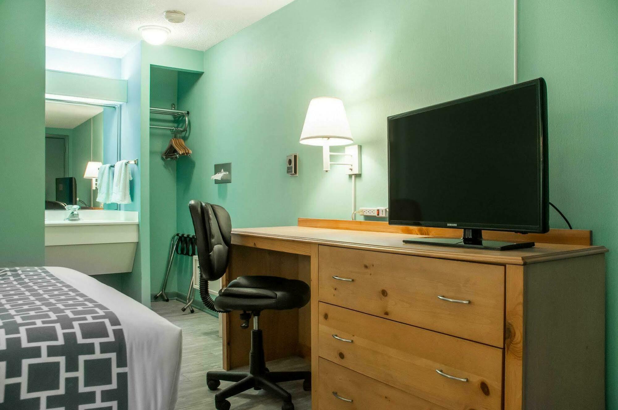 Econo Lodge Buffalo South Blasdell Екстериор снимка