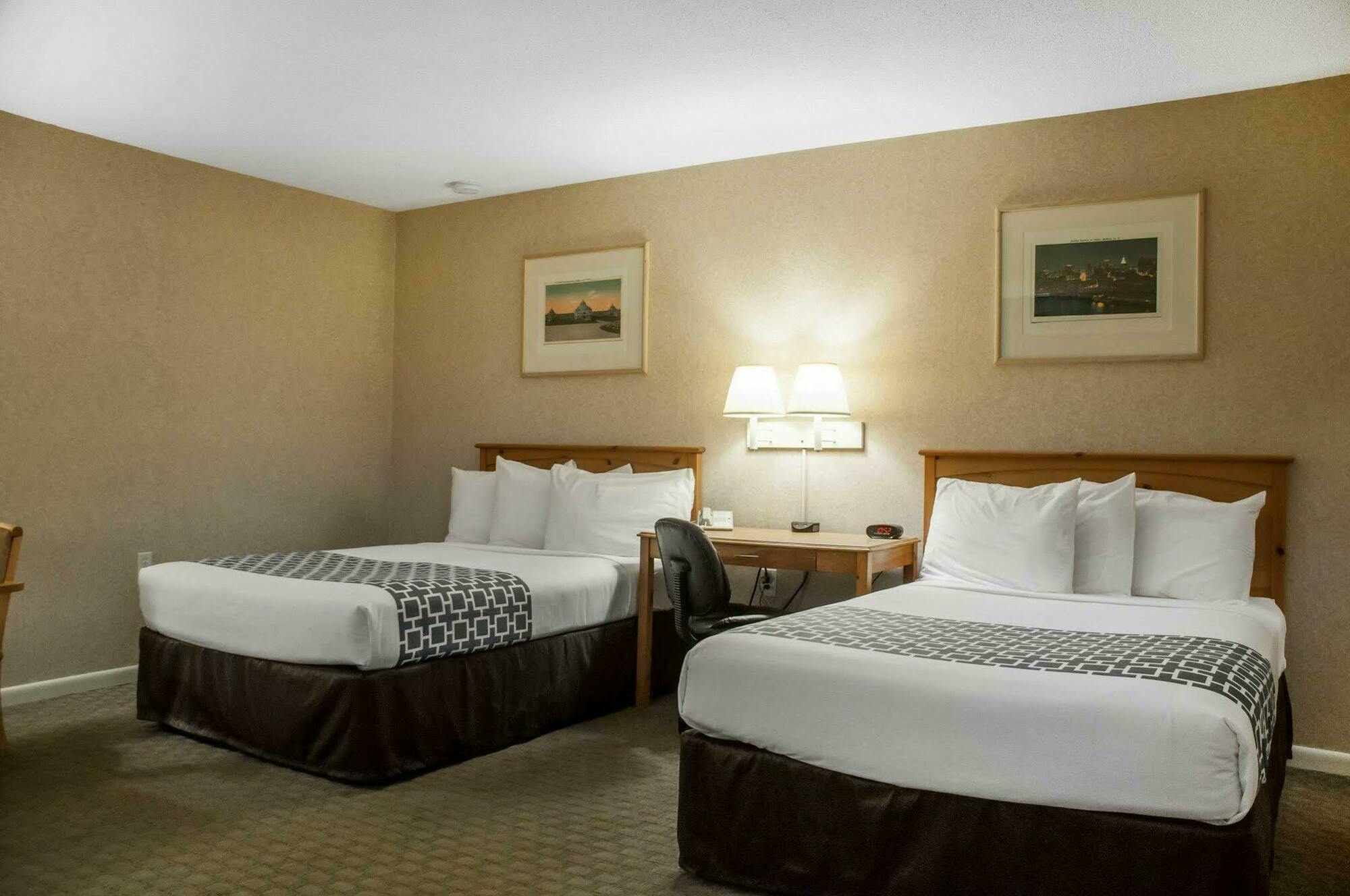 Econo Lodge Buffalo South Blasdell Екстериор снимка