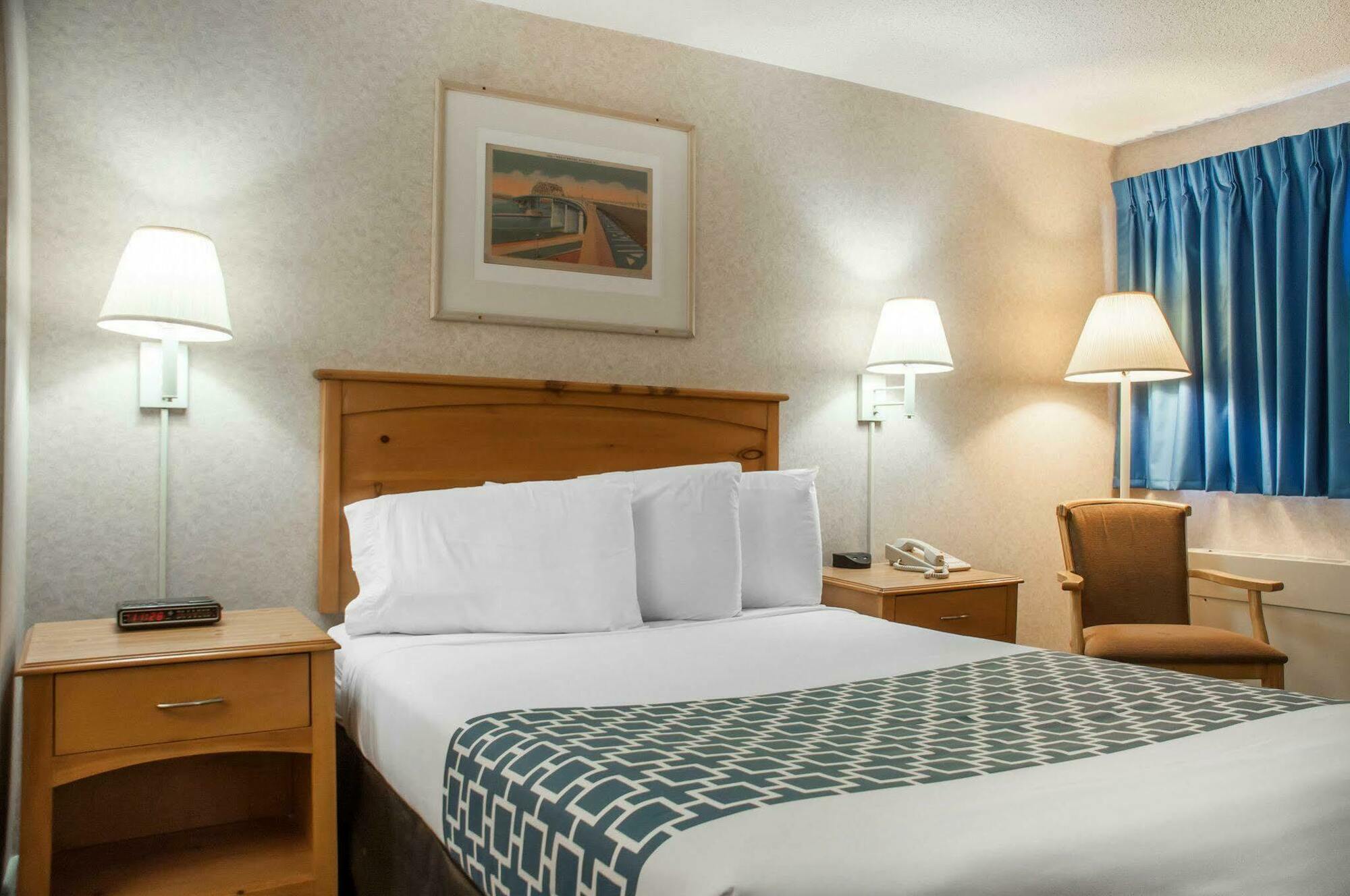 Econo Lodge Buffalo South Blasdell Екстериор снимка